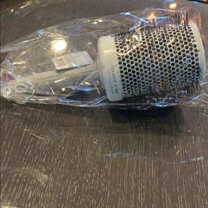 Olivia Garden Ceramic Ion 4 1/4” round brush